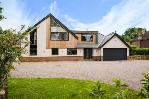 5 bedroom detached house for sale, Ballantyne Drive, Kingswood