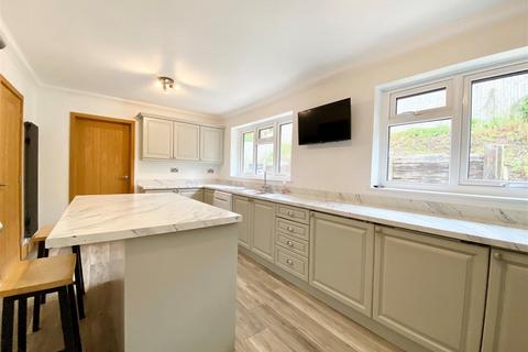 4 bedroom house for sale, Pendwll Road, Wrexham LL11