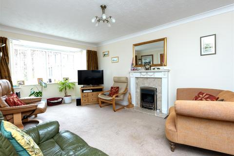 8 Heron Close, Ellesmere, SY12 9PU