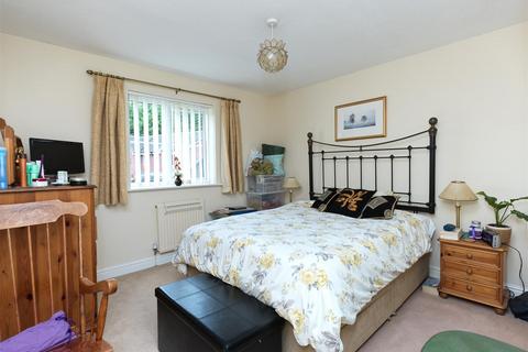 8 Heron Close, Ellesmere, SY12 9PU
