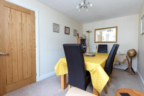 8 Heron Close, Ellesmere, SY12 9PU