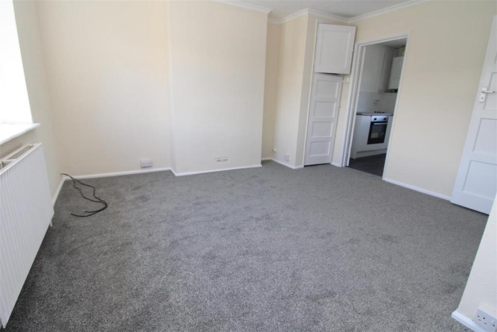 Lounge 1.JPG