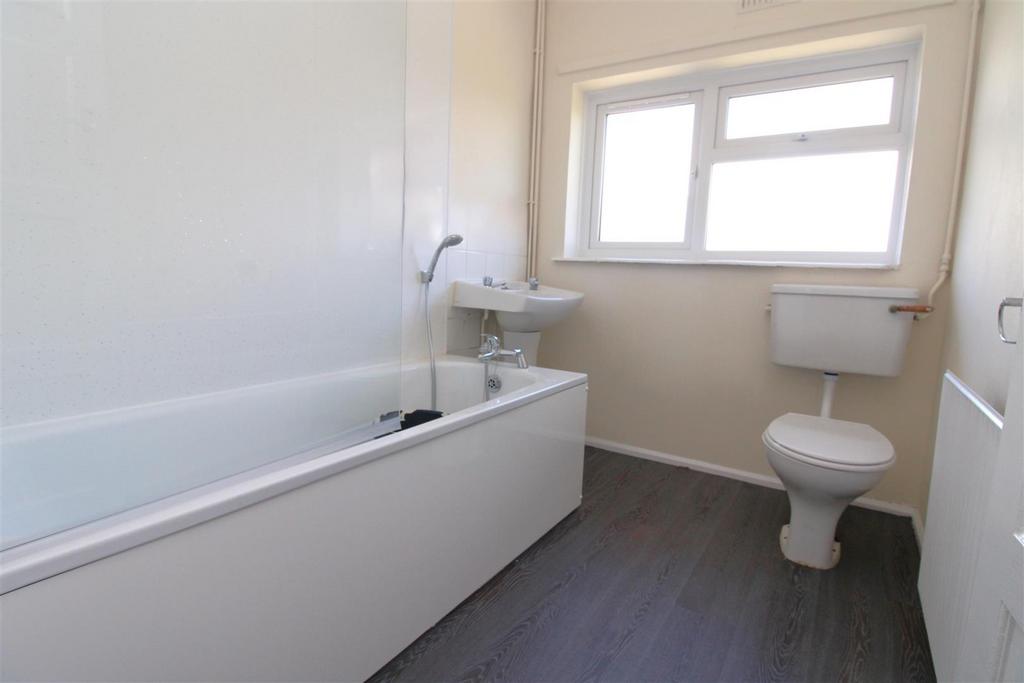 Bathroom 1.JPG