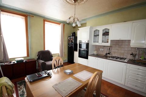 4 bedroom end of terrace house for sale, Haugh Shaw Road, Halifax HX1