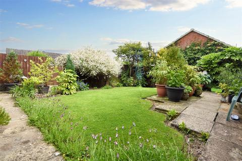 3 bedroom detached bungalow for sale, Thurstin Way, Gillingham