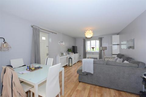 2 bedroom apartment for sale, Yew Tree Close, Spring Gardens, Shrewsbury