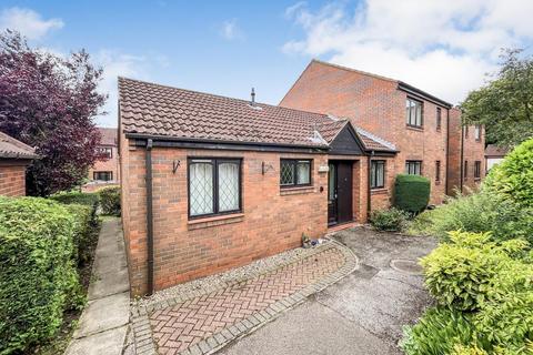 2 bedroom semi-detached bungalow for sale, Peakes Croft, Bawtry