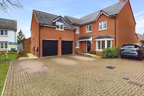 5 bedroom detached house for sale, Estcourt Close, Gloucester