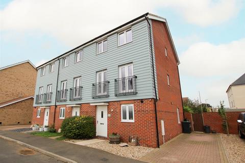 3 bedroom townhouse for sale, Celandine View, Ely CB7