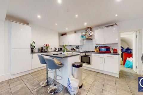 4 bedroom terraced house to rent, Grange Road, London, SE1