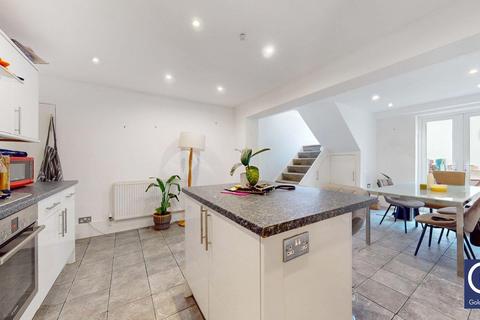 4 bedroom terraced house to rent, Grange Road, London, SE1