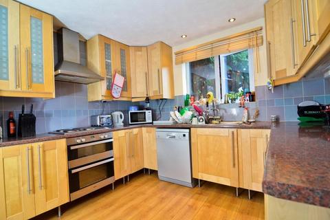 5 bedroom terraced house to rent, Porter Road, London, E6