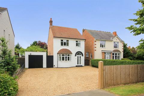 3 bedroom detached house for sale, Wellingborough Road, Rushden NN10