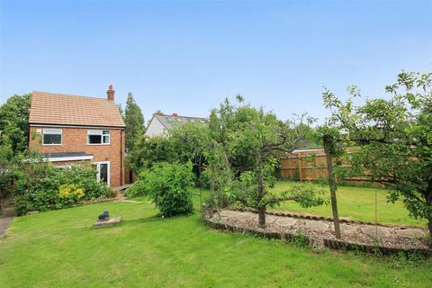 3 bedroom detached house for sale, Wellingborough Road, Rushden NN10