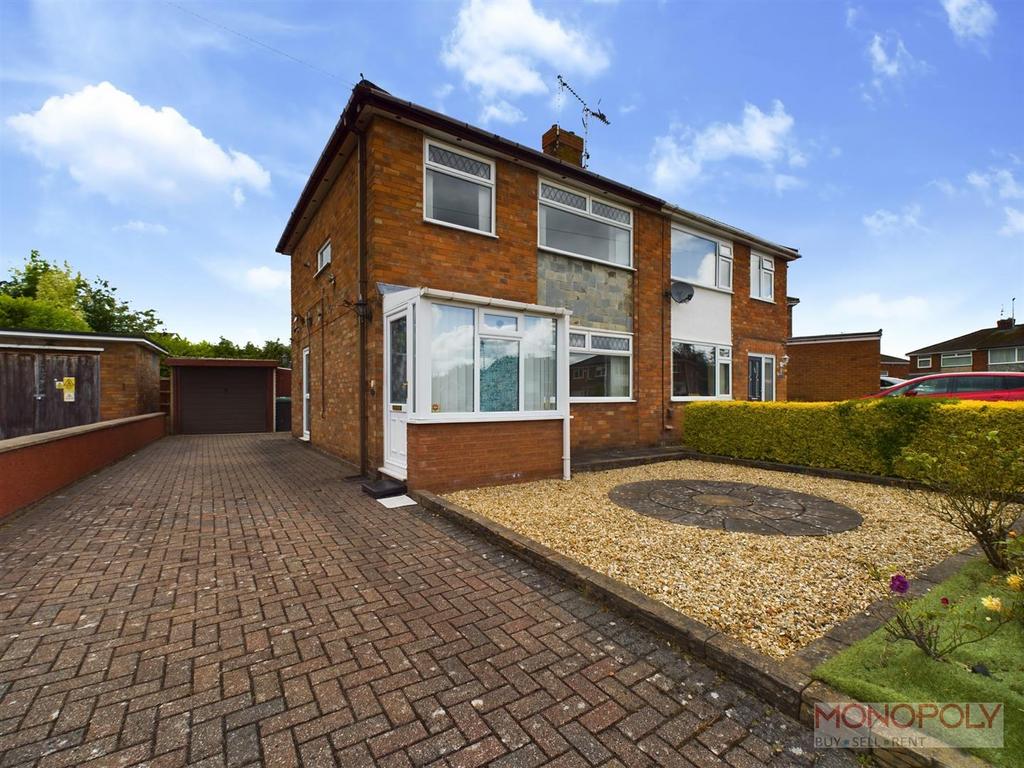 Penrhyn Drive, Gwersyllt, Wrexham 3 bed semidetached house for sale