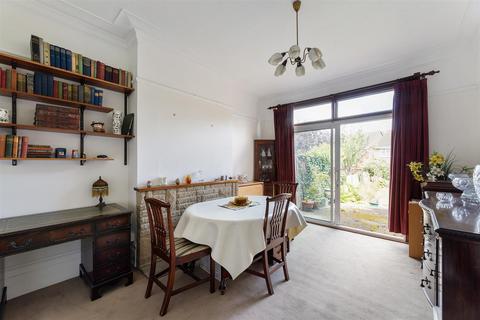 4 bedroom semi-detached house for sale, Buckingham Road, Wanstead