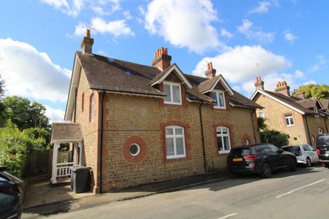 3 bedroom semi-detached house to rent, The Street, Frensham GU10