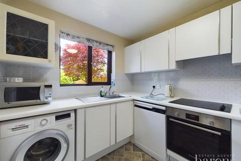 6 Maplehurst Chase, Basingstoke, RG22 4XQ
