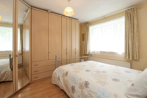 2 bedroom flat for sale, Skelldale Close, Ripon