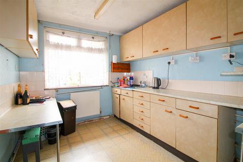 3 bedroom flat for sale, Candy Street, London