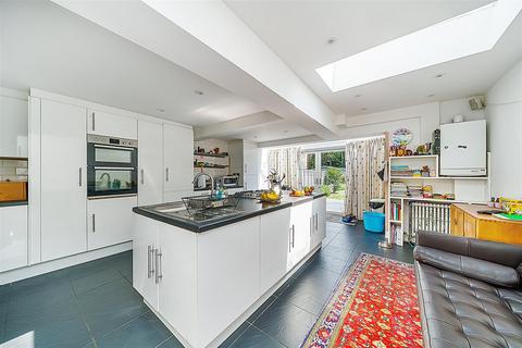 4 bedroom terraced house for sale, Villiers Road, London, NW2