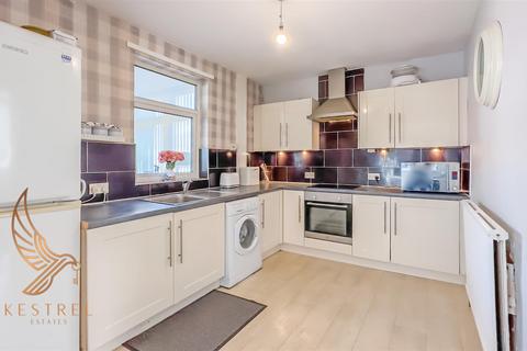 3 bedroom semi-detached house for sale, Springfield Avenue, Pontefract WF9