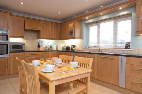 4 bedroom house for sale, Brynteg