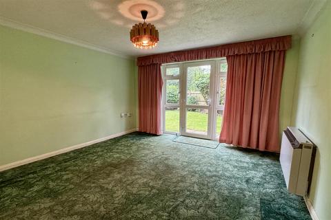 2 bedroom retirement property for sale, Allingham Court, Farncombe