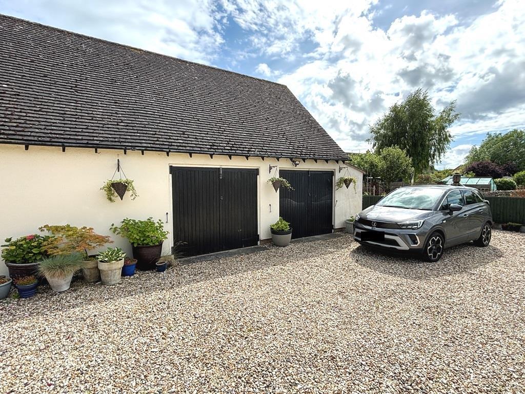 Garages.JPG