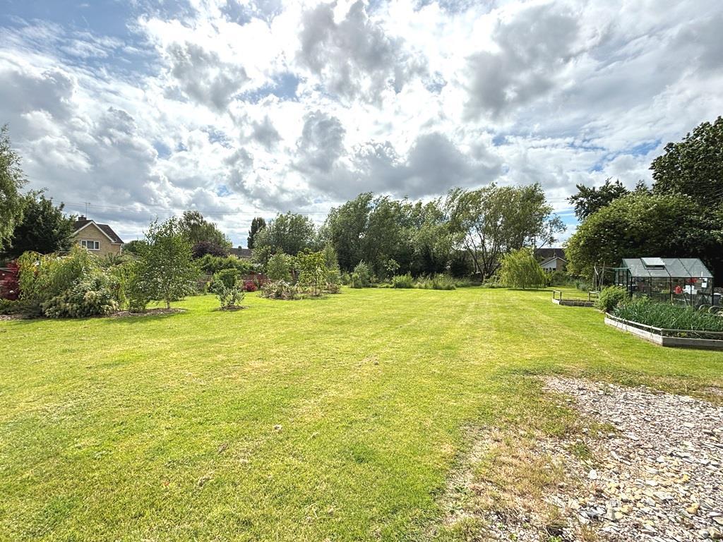 Large Garden.JPG