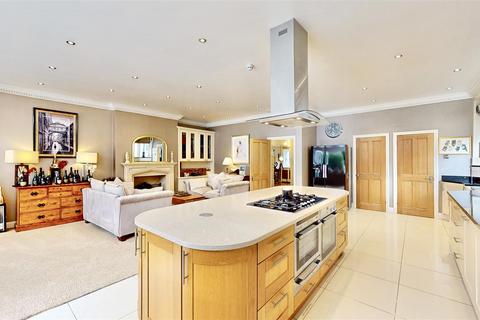 6 bedroom house for sale, Overton Drive, Wanstead E11
