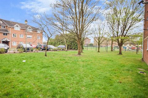 1 bedroom flat for sale, Heathfield Drive, Mitcham CR4