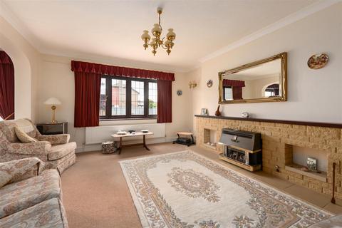 14 The Ridings, Chestfield, Whitstable, CT5 3PE