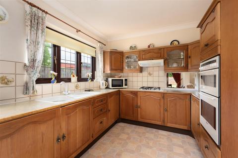 14 The Ridings, Chestfield, Whitstable, CT5 3PE