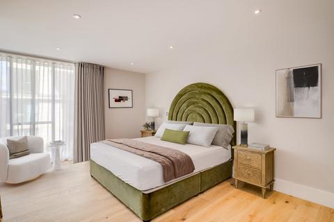 4 bedroom apartment to rent, Baker Street, Marylebone, London, NW1