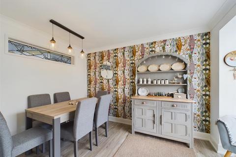 3 Stuart Close, Bridlington, YO15 3TD