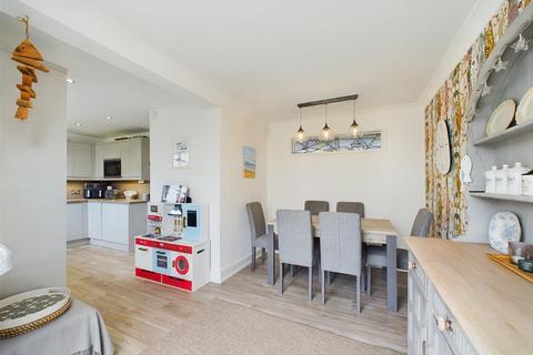 3 Stuart Close, Bridlington, YO15 3TD