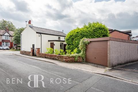 2 bedroom detached house for sale, Leyland Lane, Leyland