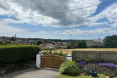 Bodrean Hillcrest, Helston, TR13 8UW