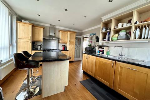 Bodrean Hillcrest, Helston, TR13 8UW