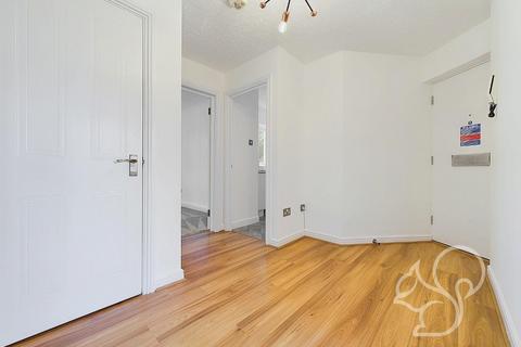 16 Ash Way, Colchester, CO3 9FN