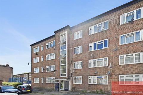 3 bedroom flat for sale, Oak Way, Acton, London