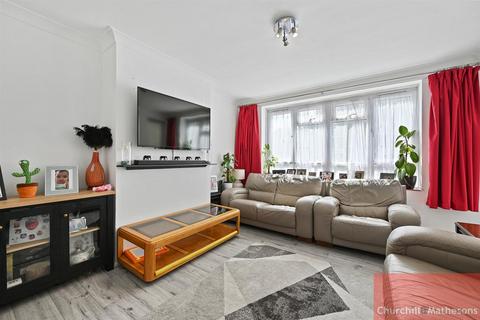 3 bedroom flat for sale, Oak Way, Acton, London