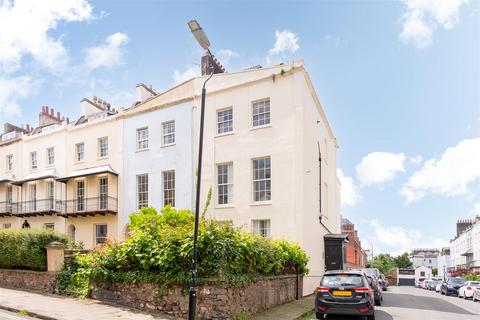 Flat 5, 17 Meridian Place, Bristol, BS8 1JG