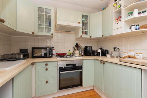 Flat 5, 17 Meridian Place, Bristol, BS8 1JG