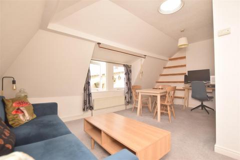 Flat 5, 17 Meridian Place, Bristol, BS8 1JG