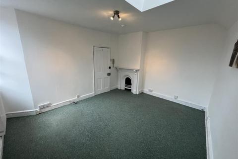 Property to rent, High Street, Alcester B49