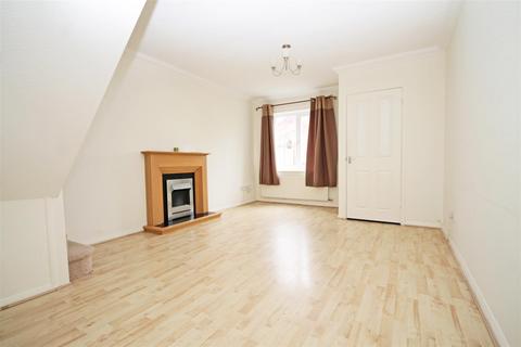 2 bedroom house to rent, Anton Way, Aylesbury HP21