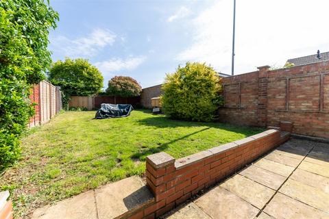 3 bedroom end of terrace house for sale, Elizabeth Way, Gamlingay, Sandy