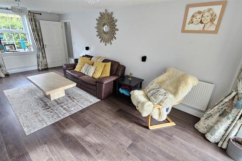 7 Battle Close, Newton, Nottingham, NG13 8ZW